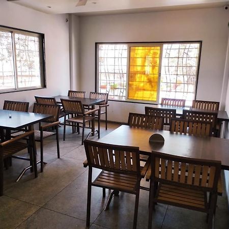 Hotel Manasi Inn Satara Extérieur photo