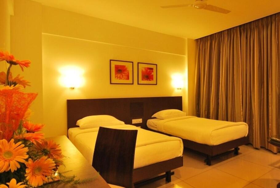 Hotel Manasi Inn Satara Extérieur photo