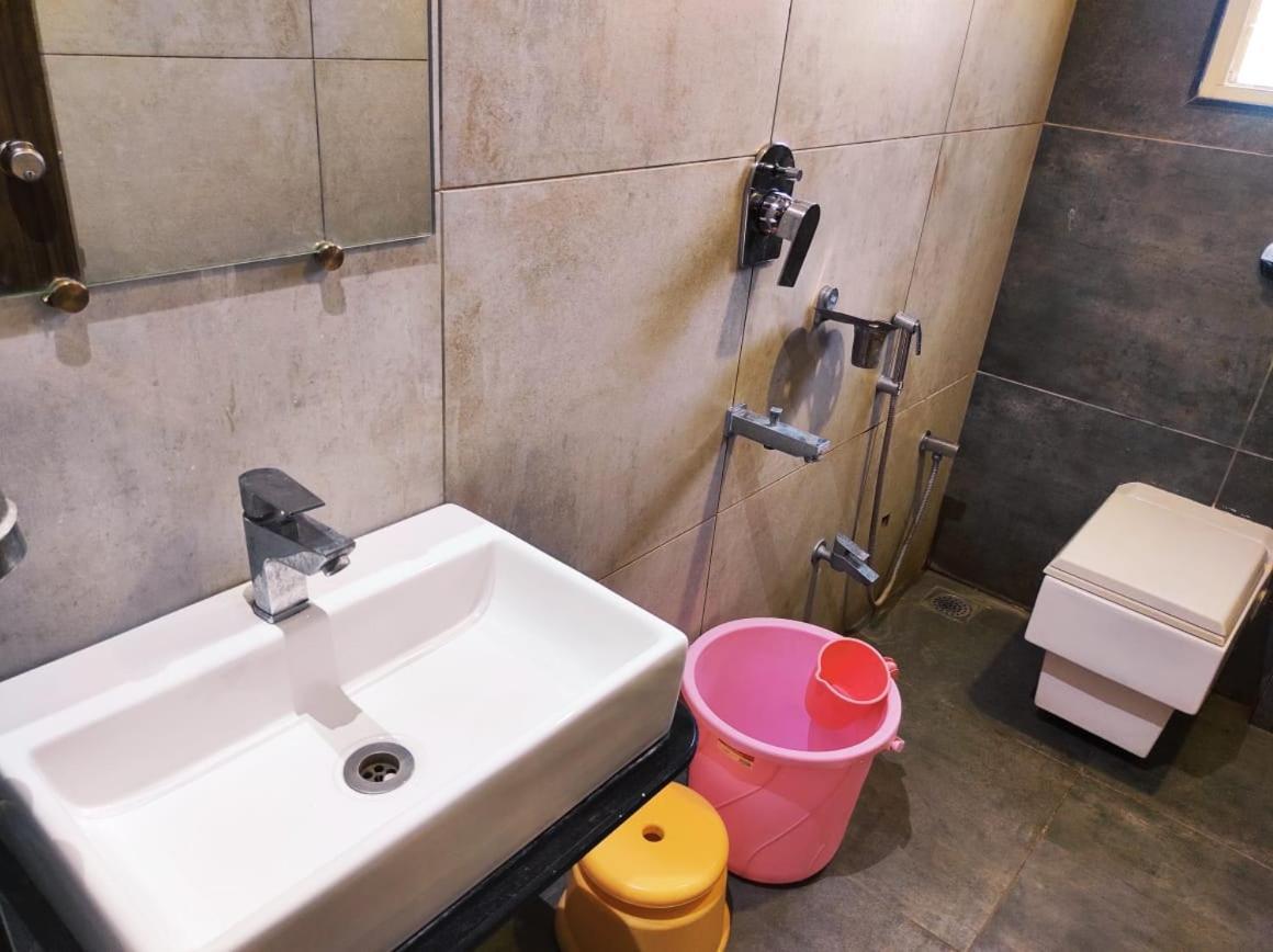 Hotel Manasi Inn Satara Extérieur photo