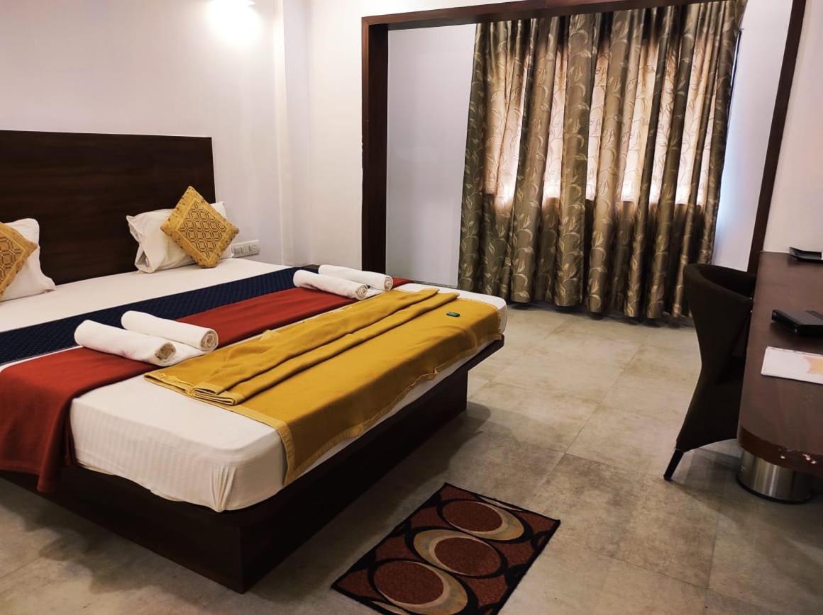Hotel Manasi Inn Satara Extérieur photo