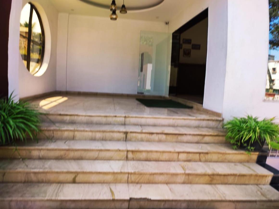 Hotel Manasi Inn Satara Extérieur photo