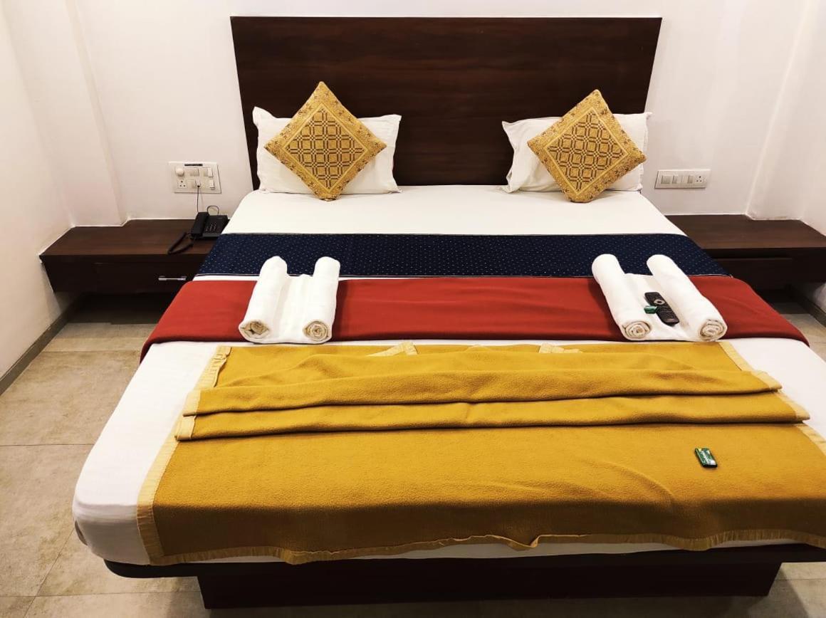 Hotel Manasi Inn Satara Extérieur photo