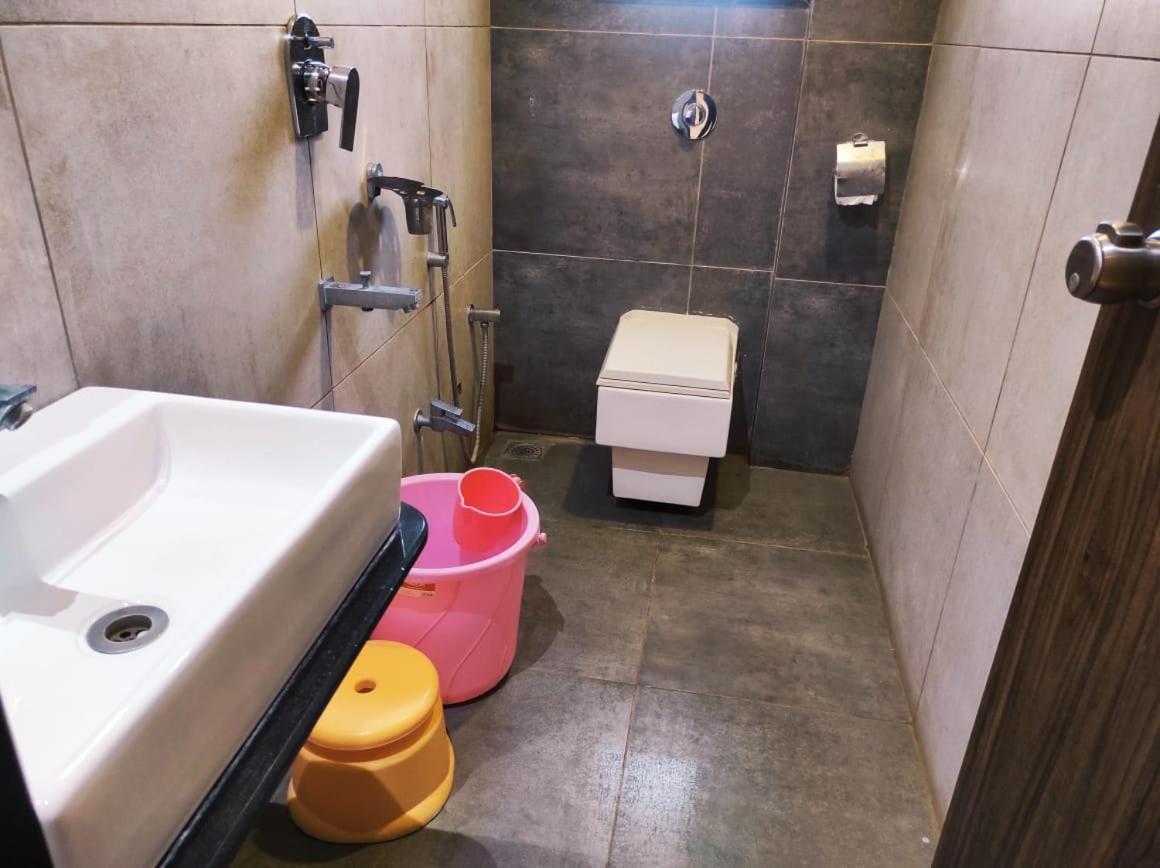 Hotel Manasi Inn Satara Extérieur photo